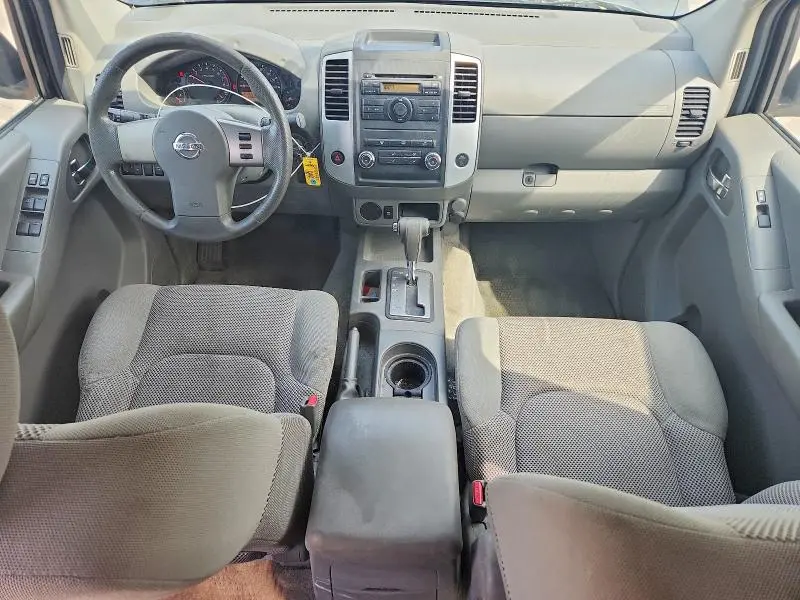 2010 NISSAN FRONTIER SE V6  