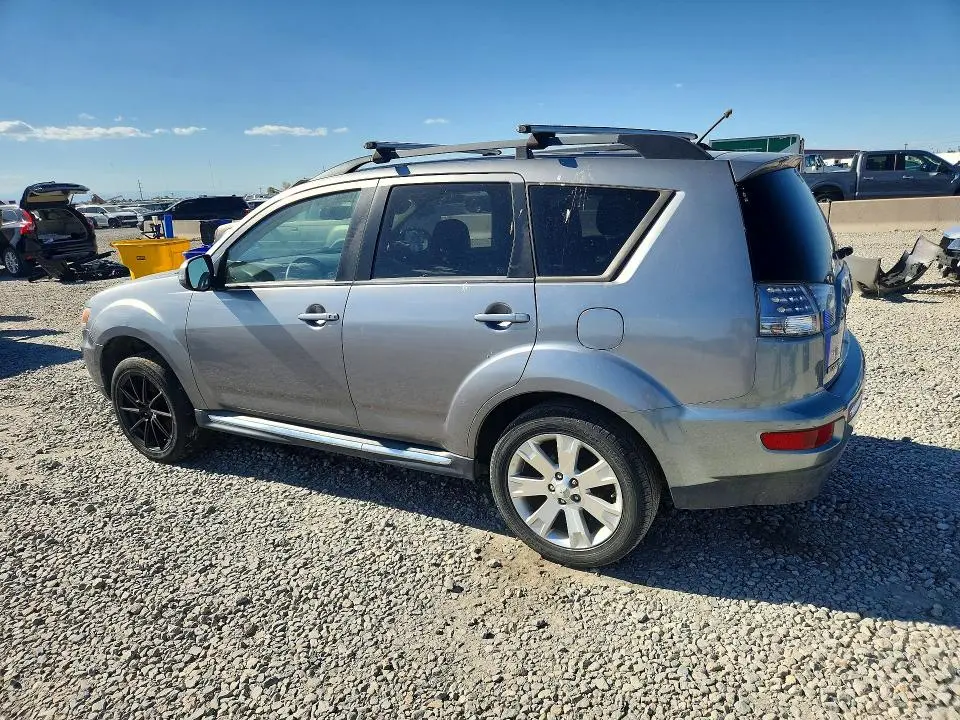 2013 MITSUBISHI OUTLANDER SE  
