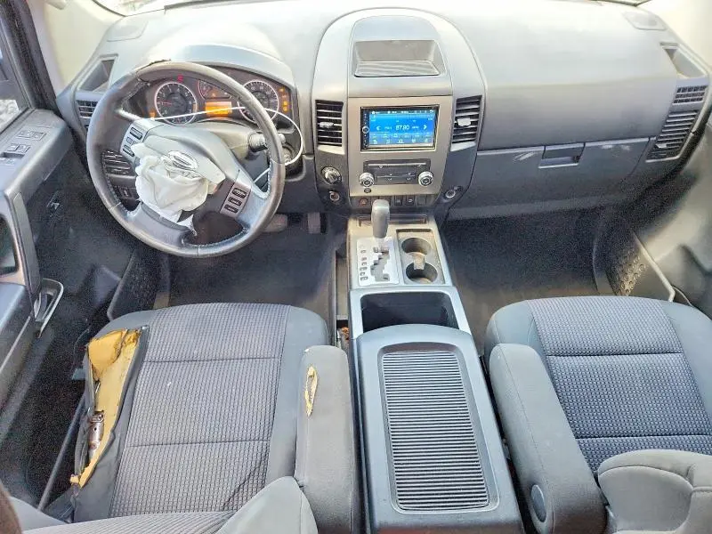 2011 NISSAN TITAN SV  