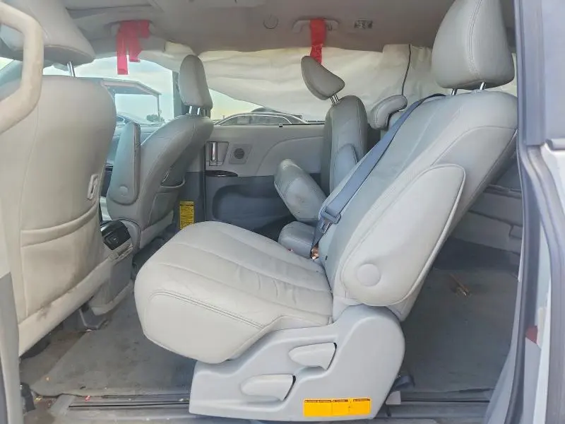 2012 TOYOTA SIENNA XLE 8-PASSENGER  
