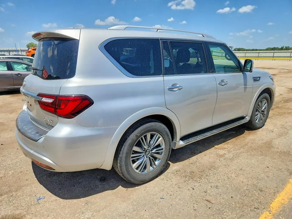 2022 INFINITI QX80 LUXE  