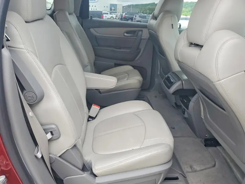 2015 CHEVROLET TRAVERSE LT  