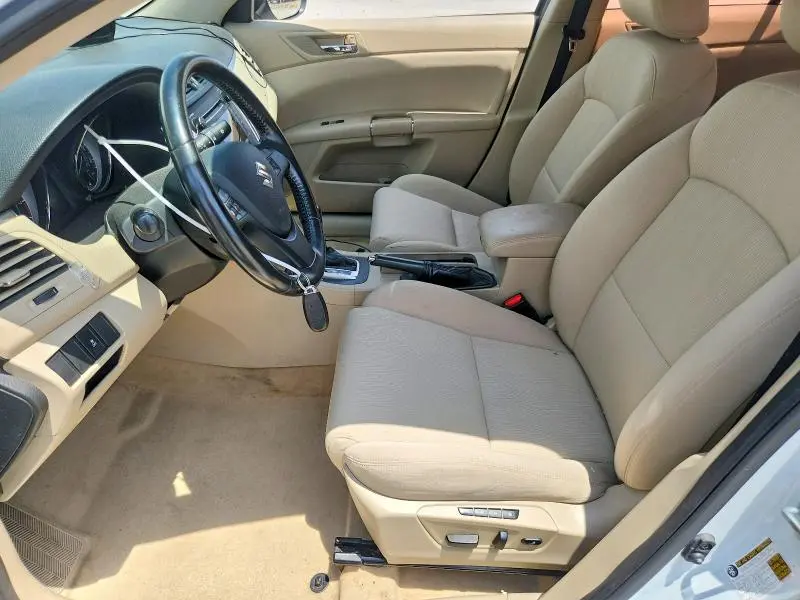 2011 SUZUKI KIZASHI SE  
