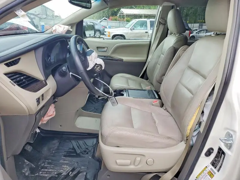 2016 TOYOTA SIENNA XLE 8-PASSENGER  