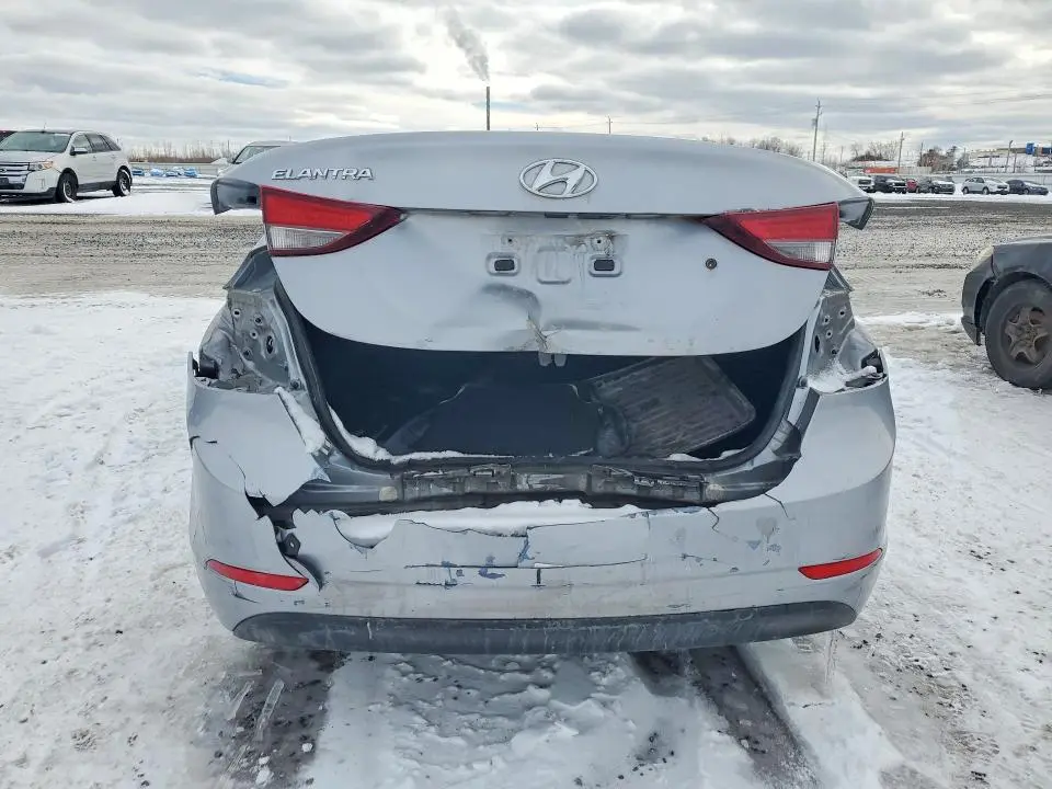 2016 HYUNDAI ELANTRA SE  