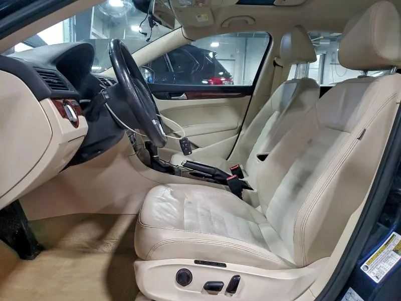 2013 VOLKSWAGEN PASSAT SEL  