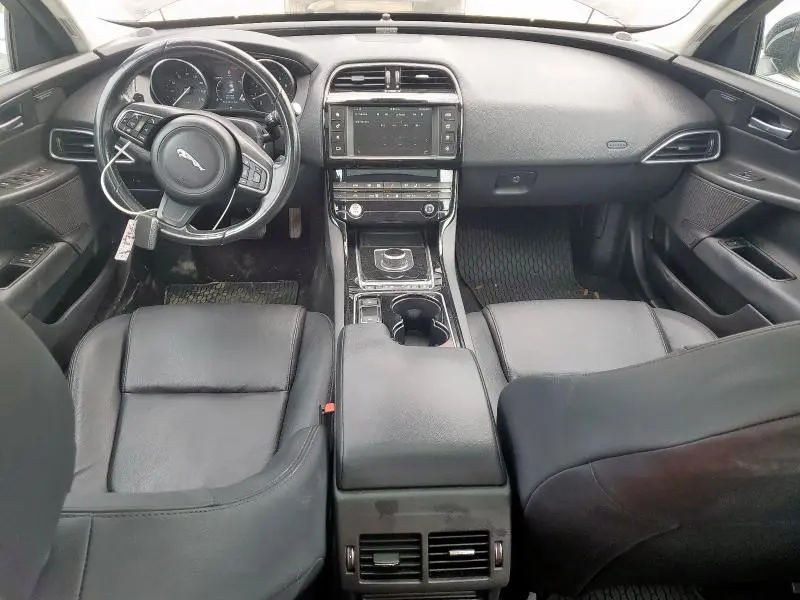 2017 JAGUAR XE PREMIUM  