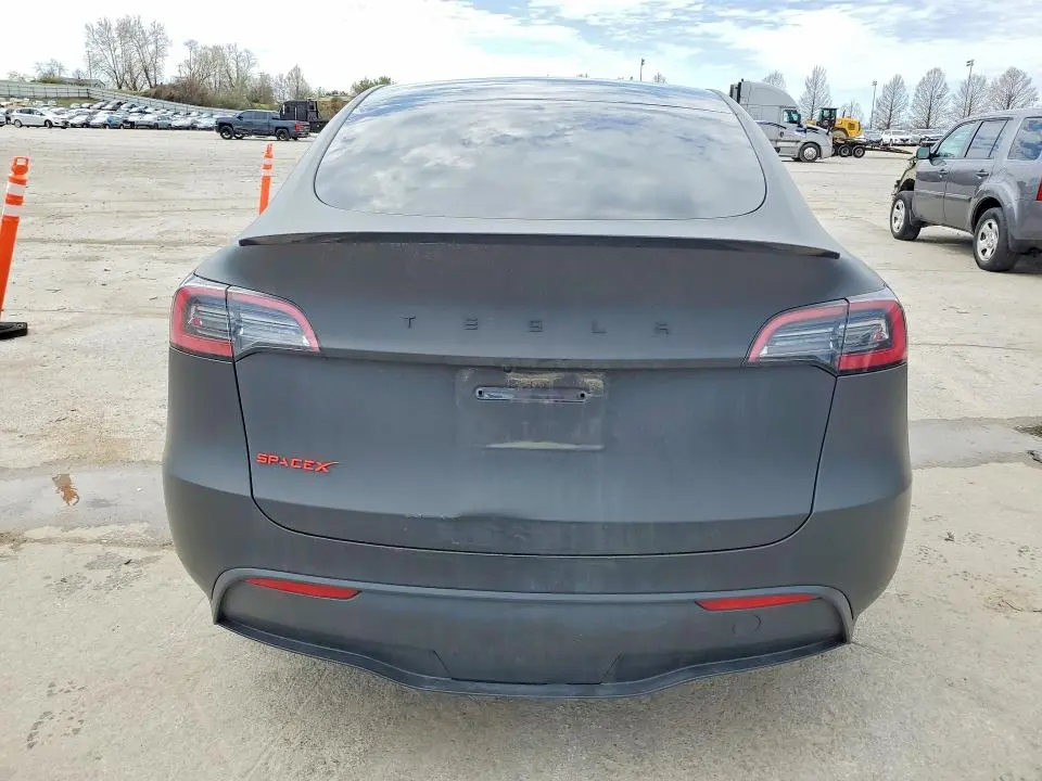 2024 TESLA MODEL Y   