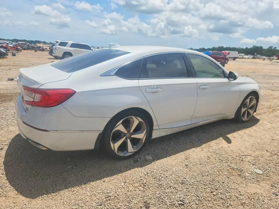 2019 HONDA ACCORD TOURING  