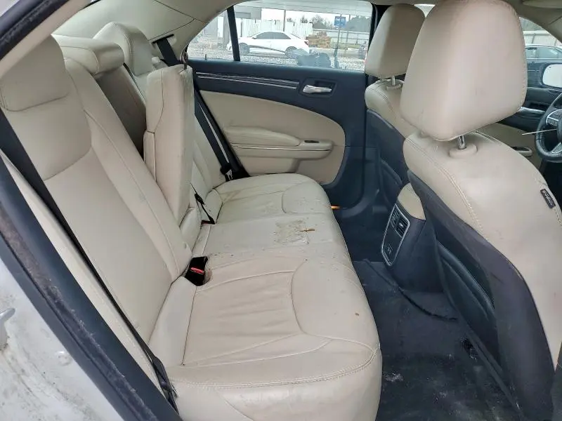 2016 CHRYSLER 300 LIMITED  