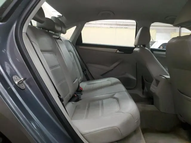 2015 VOLKSWAGEN PASSAT S  