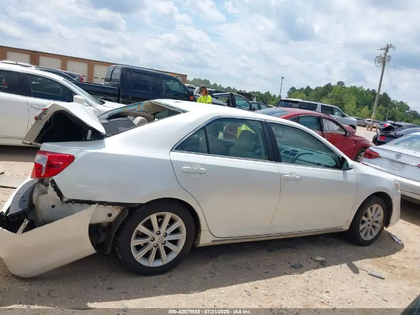 2014 TOYOTA CAMRY XLE