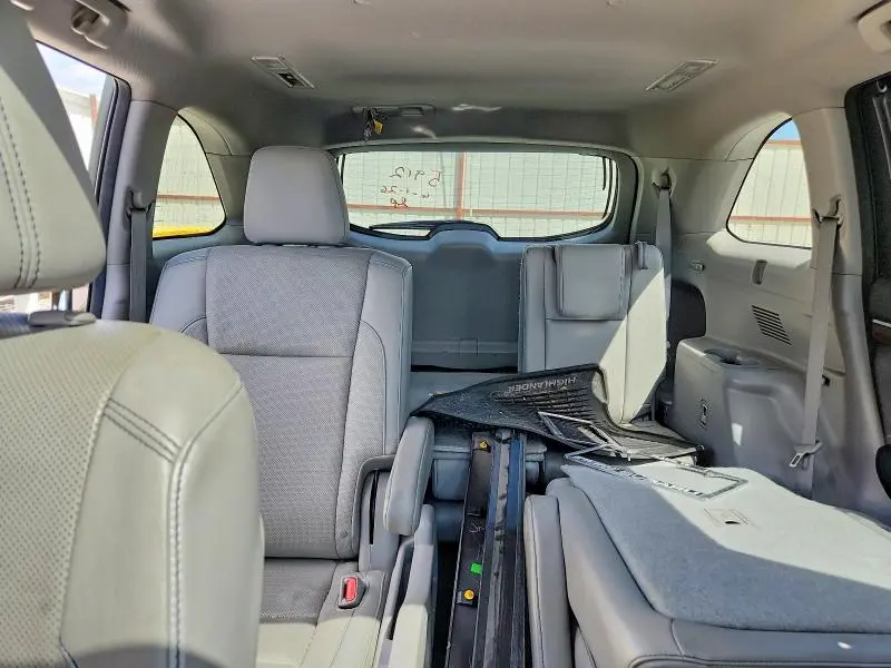 2015 TOYOTA HIGHLANDER LIMITED  