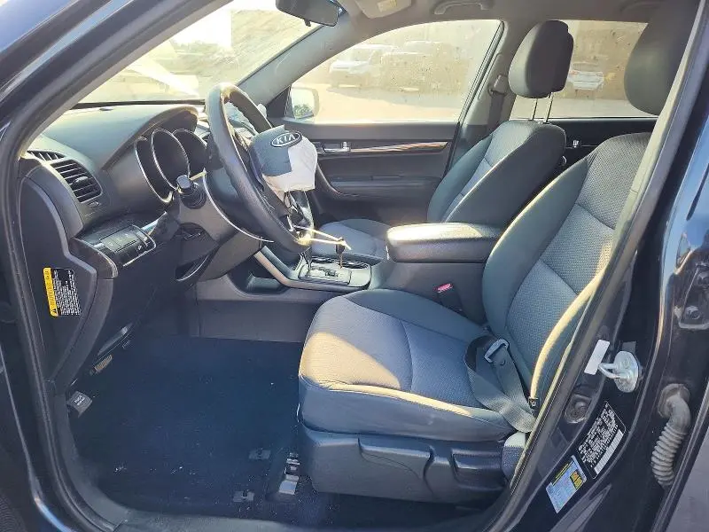 2013 KIA SORENTO LX  
