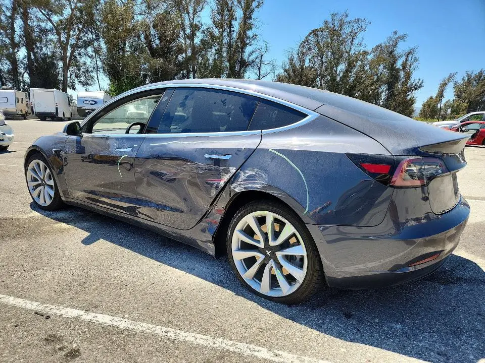 2018 TESLA MODEL 3   