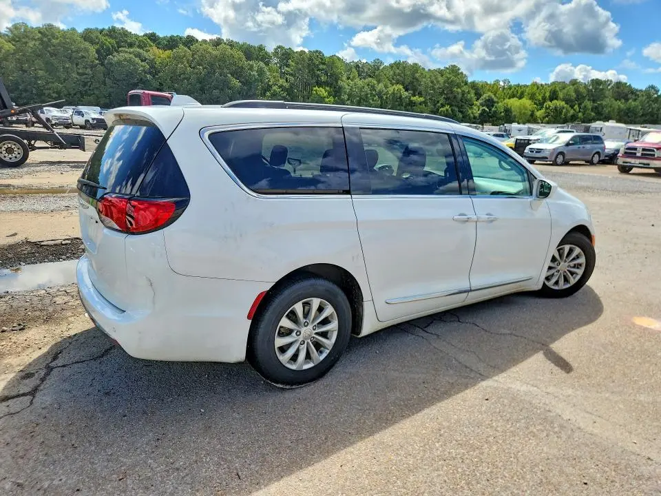 2017 CHRYSLER PACIFICA TOURING L  