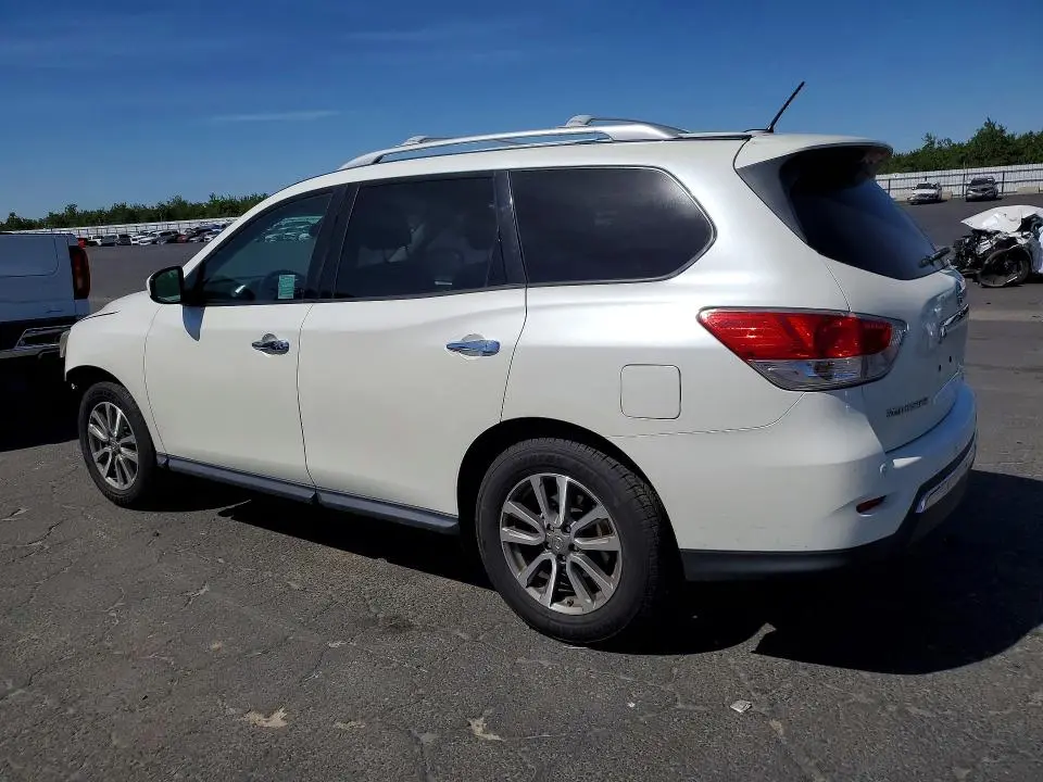 2015 NISSAN PATHFINDER SV  