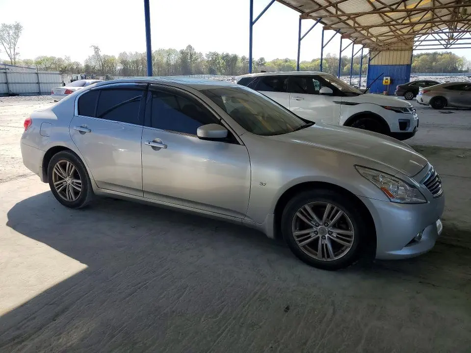 2015 INFINITI Q40 BASE  