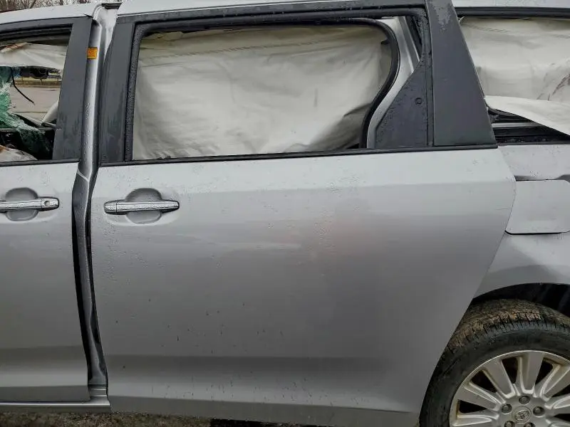 2012 TOYOTA SIENNA XLE  