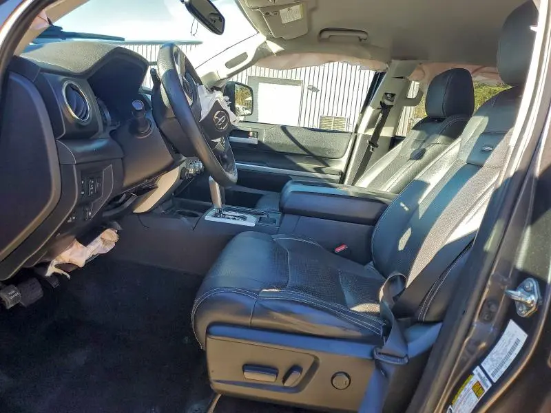 2016 TOYOTA TUNDRA CREWMAX SR5  