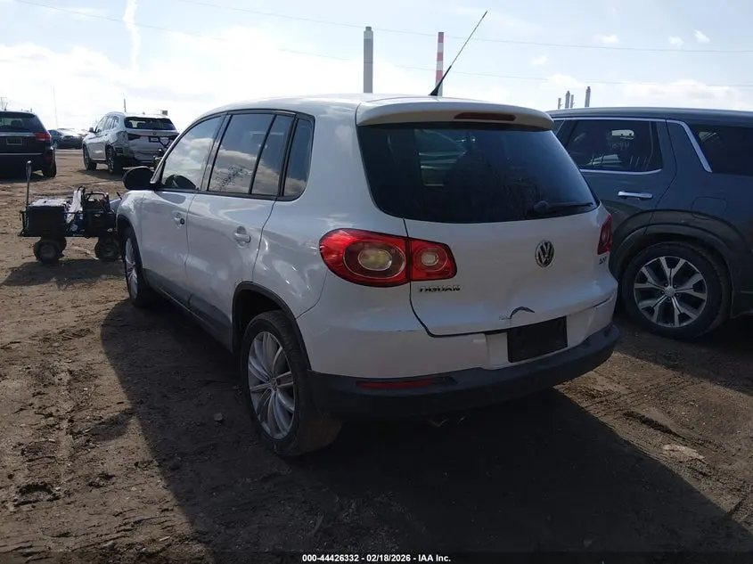 2011 VOLKSWAGEN TIGUAN S