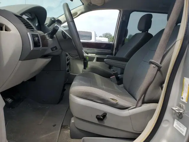 2010 CHRYSLER TOWN & COUNTRY TOURING  
