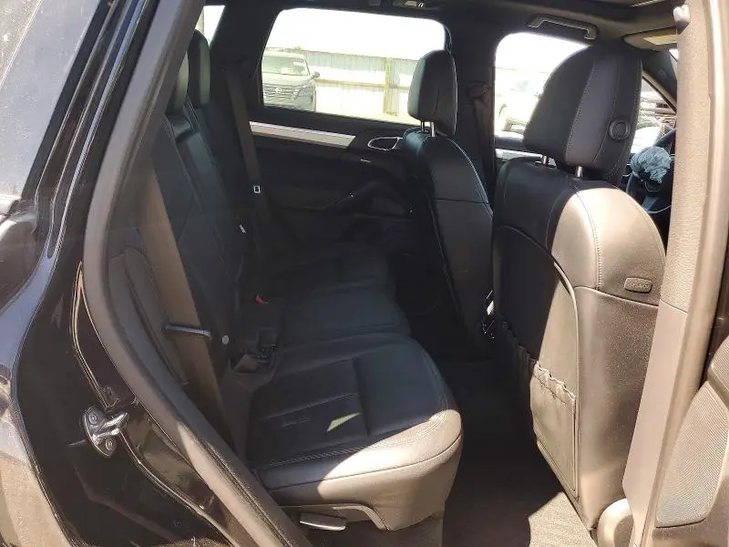2014 PORSCHE CAYENNE S  