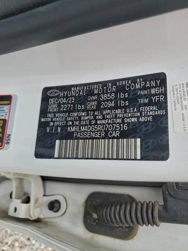 2024 HYUNDAI ELANTRA SEL  