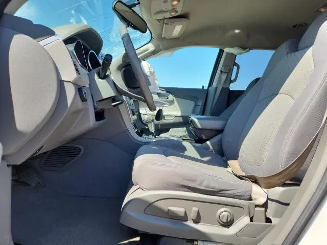 2011 CHEVROLET TRAVERSE LT  