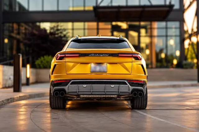 2019 LAMBORGHINI URUS   