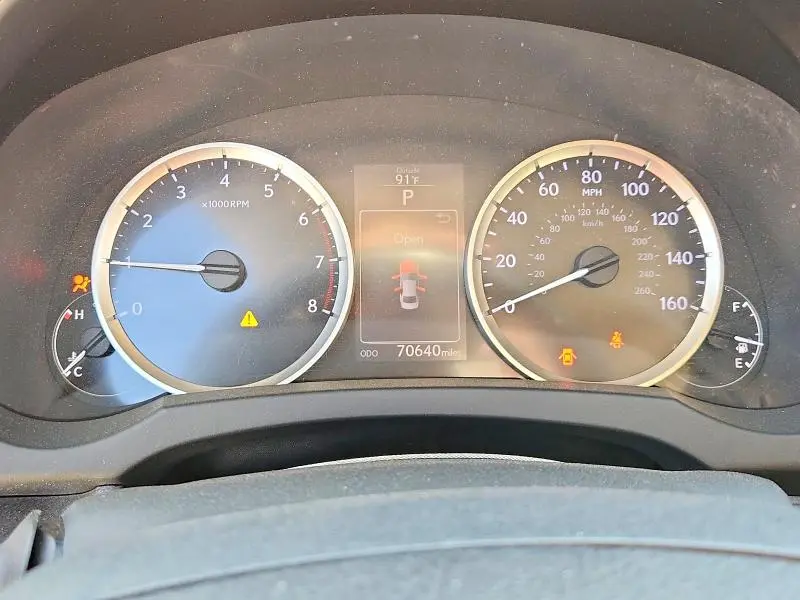 2016 LEXUS IS 200T  