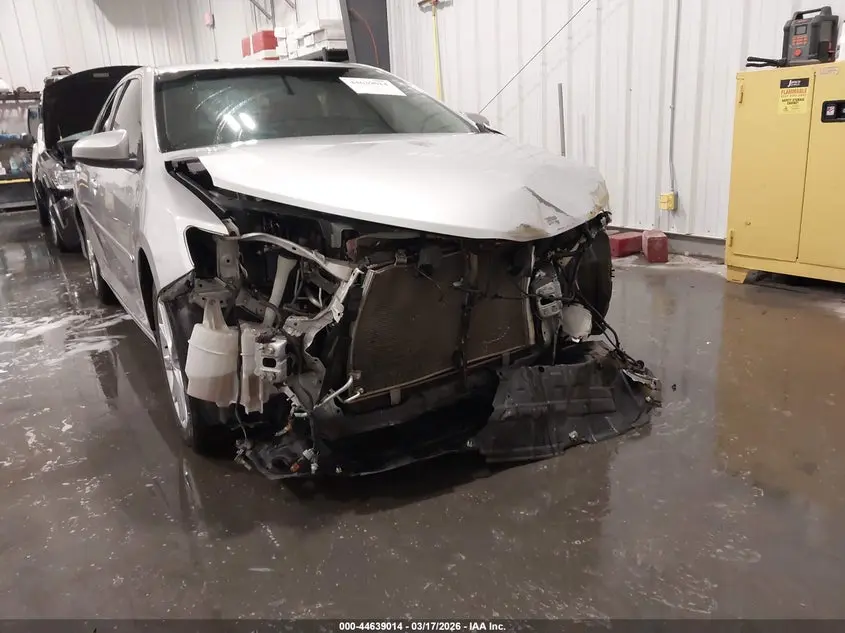 2012 TOYOTA CAMRY XLE V6