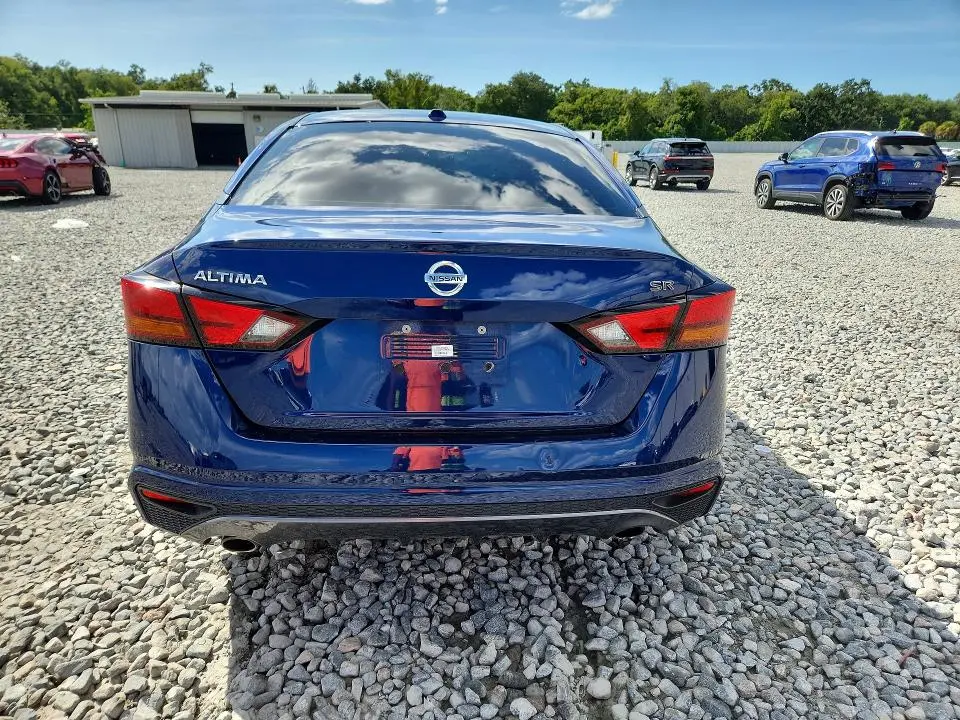2019 NISSAN ALTIMA SR  