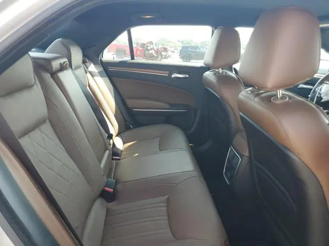 2019 CHRYSLER 300C   