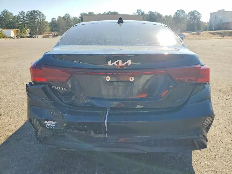 2022 KIA FORTE LXS  