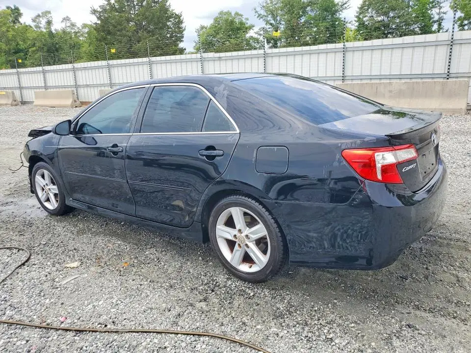 2012 TOYOTA CAMRY SE  
