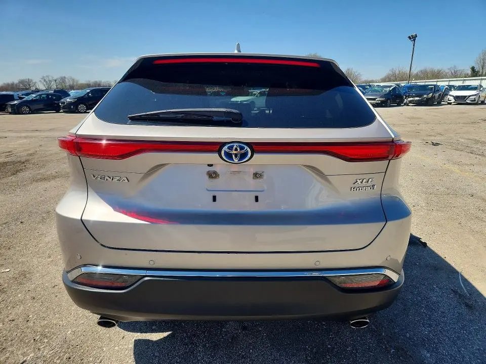 2021 TOYOTA VENZA XLE  