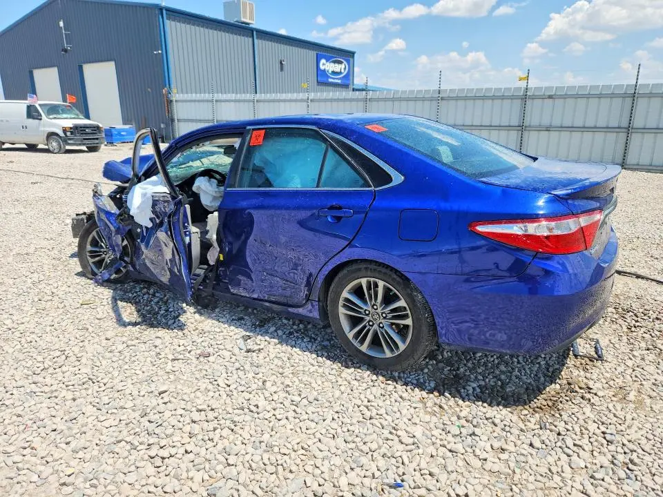 2016 TOYOTA CAMRY SE  
