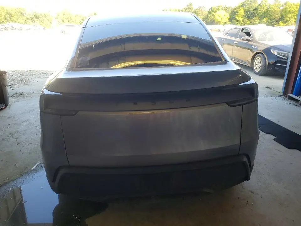 2026 TESLA MODEL Y   