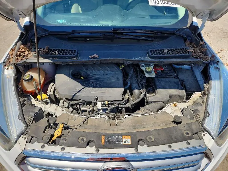 2017 FORD ESCAPE SE  