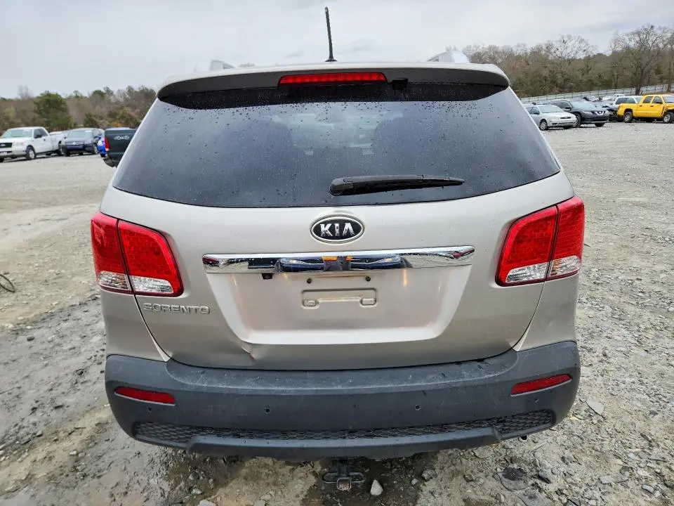 2013 KIA SORENTO LX  