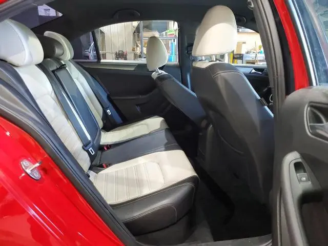 2016 VOLKSWAGEN JETTA SPORT  