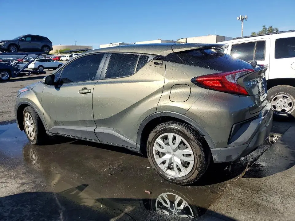 2021 TOYOTA C-HR LE  