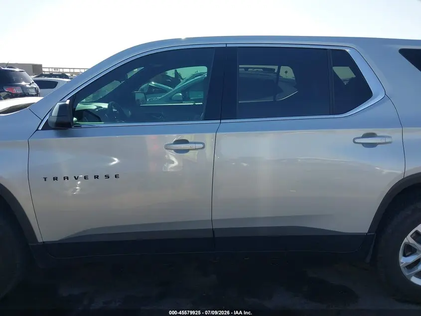 2022 CHEVROLET TRAVERSE FWD LS