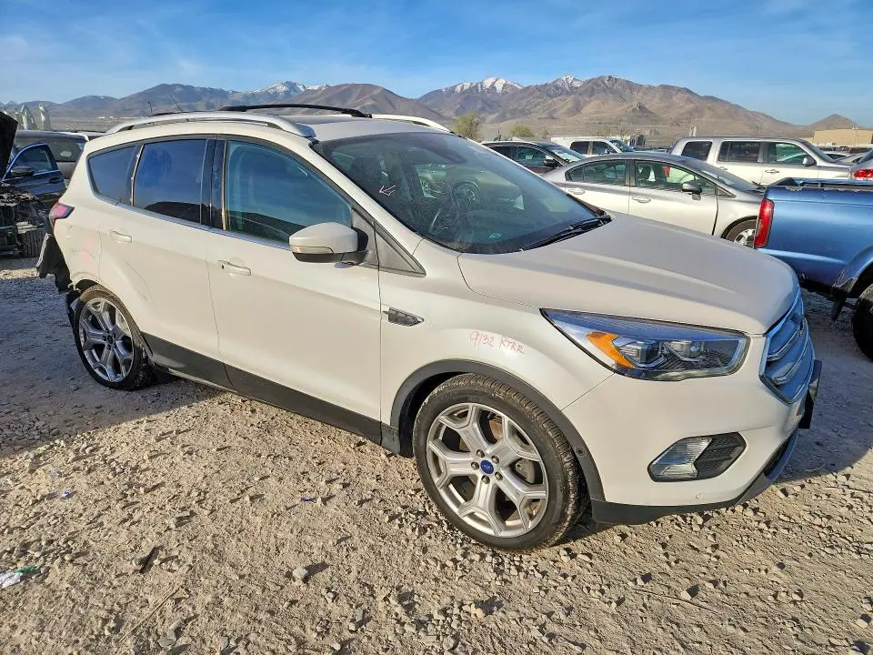 2017 FORD ESCAPE TITANIUM  