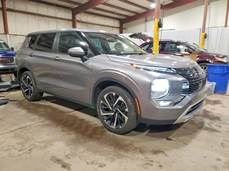 2023 MITSUBISHI OUTLANDER SE  