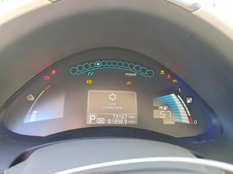 2015 NISSAN LEAF SV  