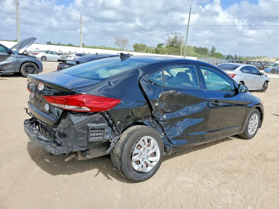 2017 HYUNDAI ELANTRA SE  