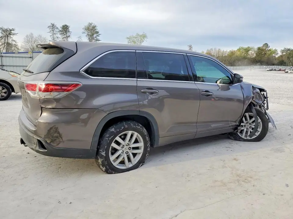 2015 TOYOTA HIGHLANDER LE  