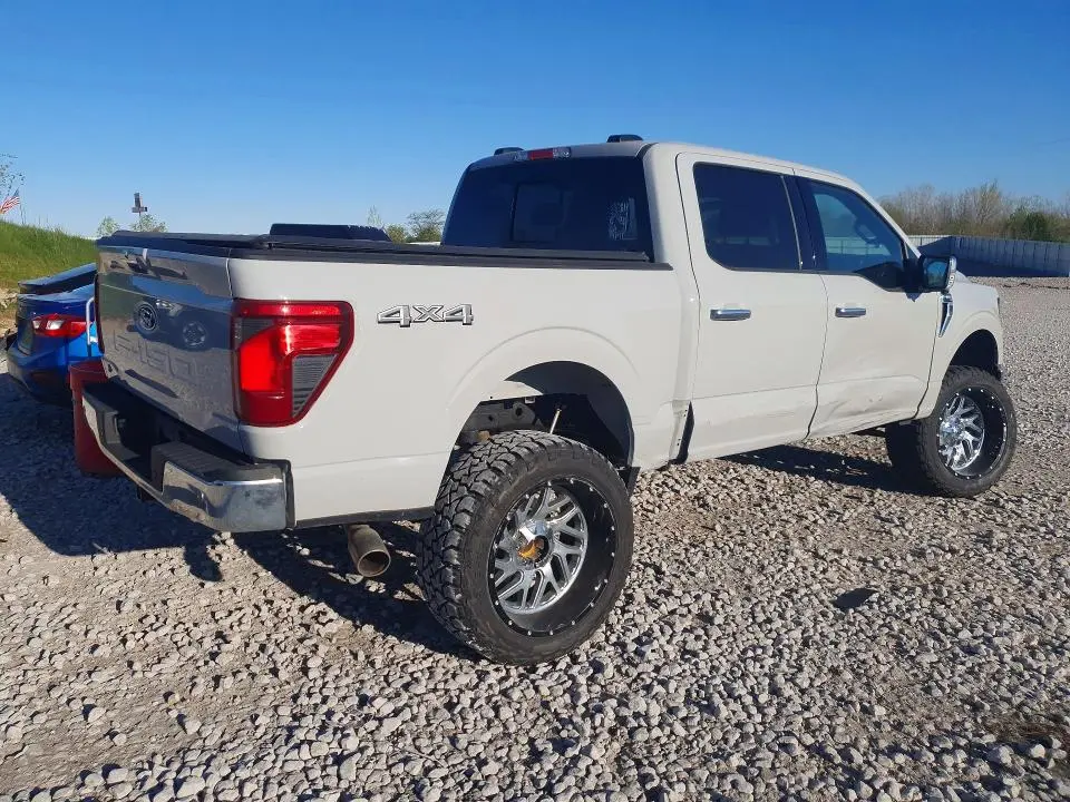 2024 FORD F150 XLT  